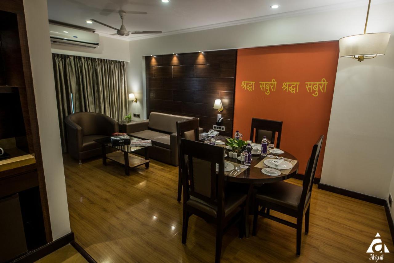 Hotel Abigail Goradia's Shirdi Exterior foto