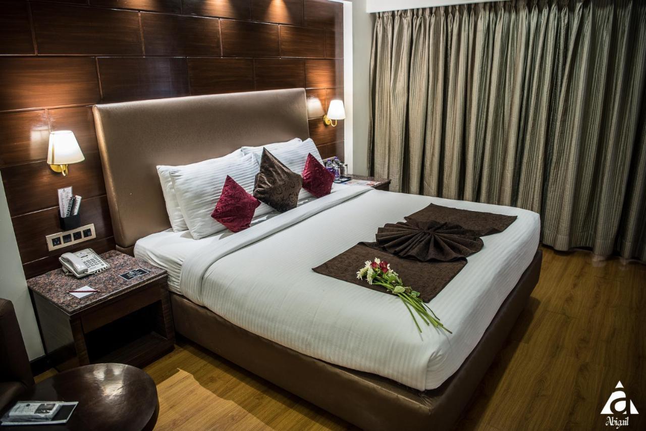 Hotel Abigail Goradia's Shirdi Exterior foto