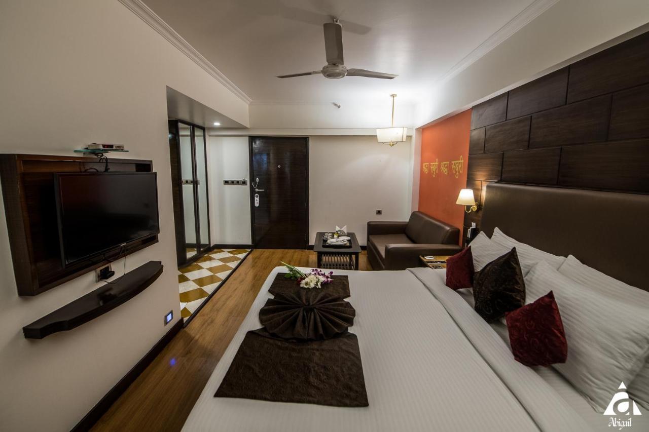 Hotel Abigail Goradia's Shirdi Exterior foto