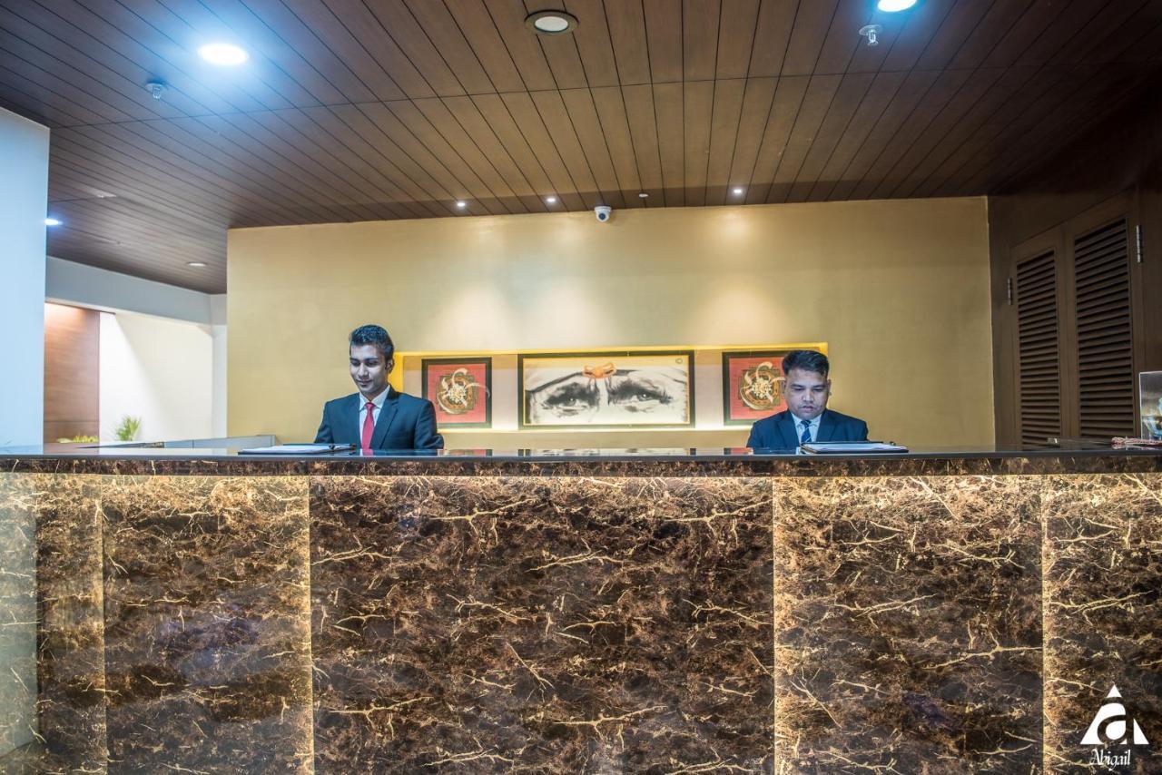 Hotel Abigail Goradia's Shirdi Exterior foto