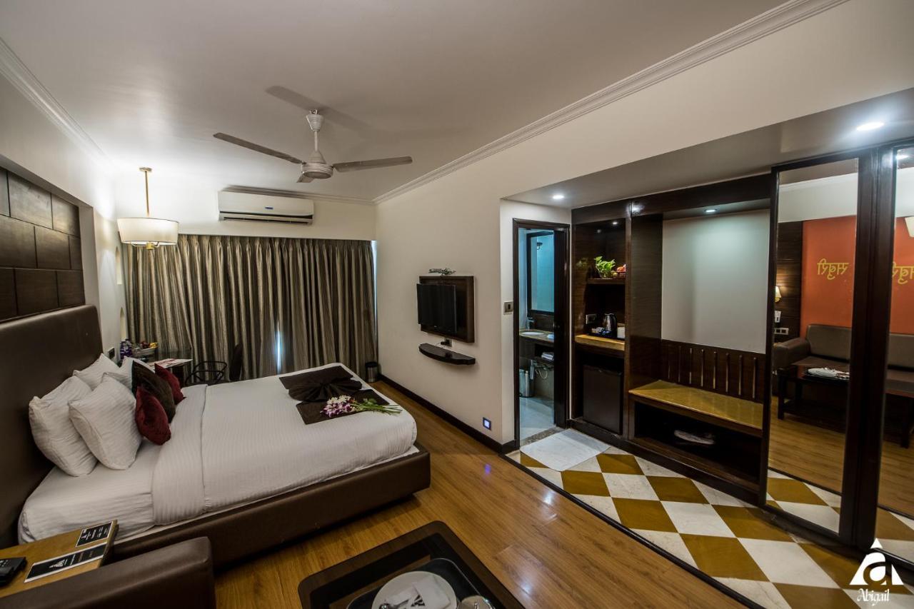 Hotel Abigail Goradia's Shirdi Exterior foto